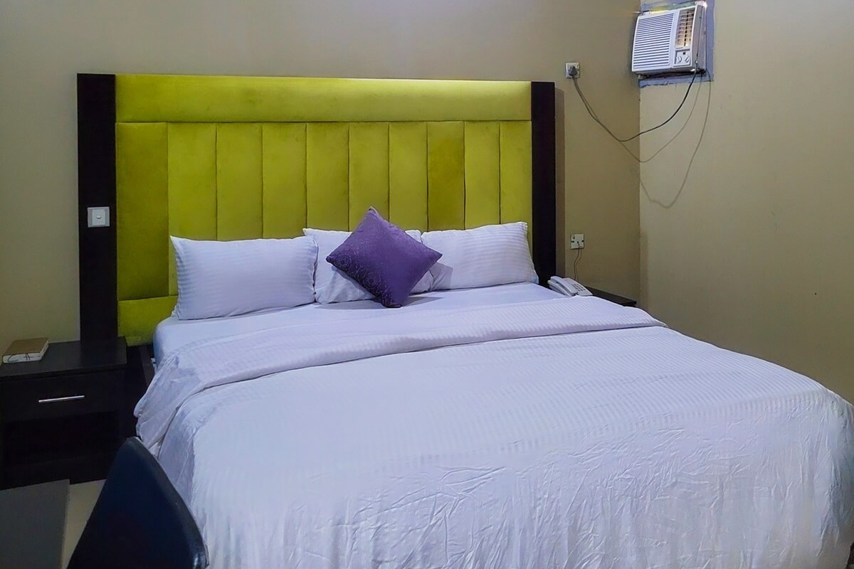 PRIORITY DELUXE SUITE