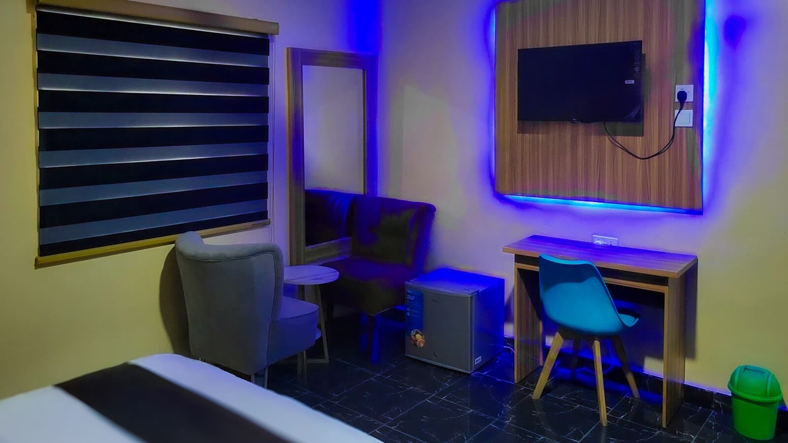 VIP ROOM